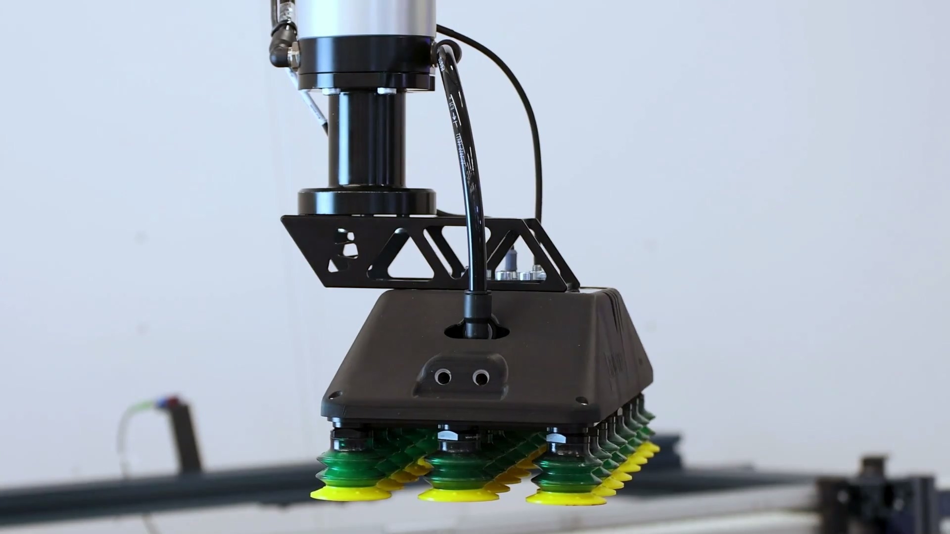 Vacuum Grippers | Robotiq